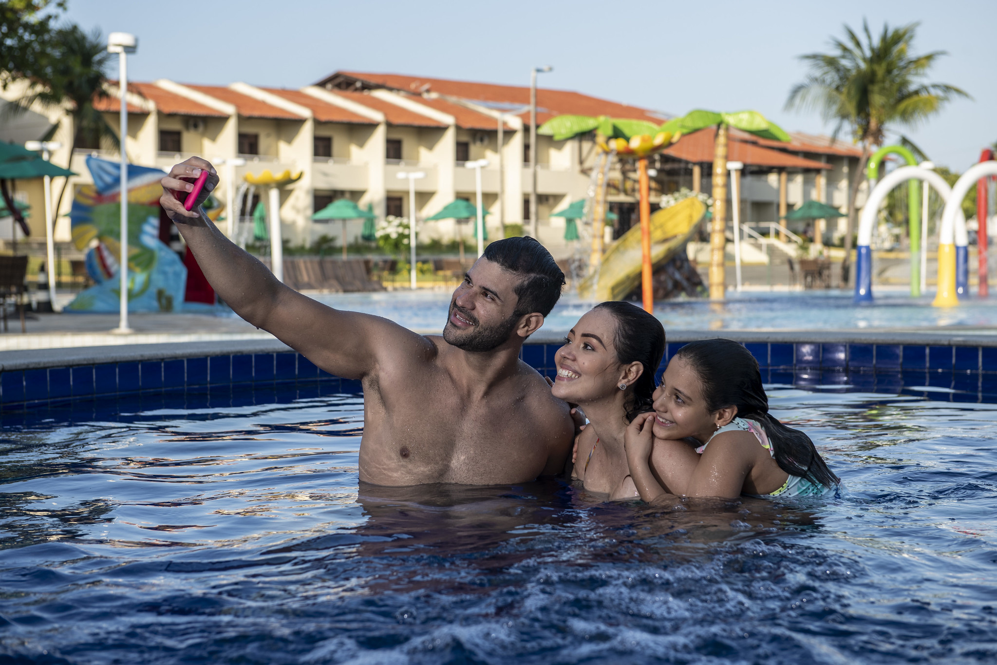 Conheça três praias perto de Fortaleza para relaxar com a família
