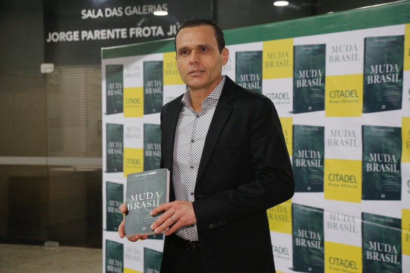 Confira os aniversariantes desta terça-feira (1º)