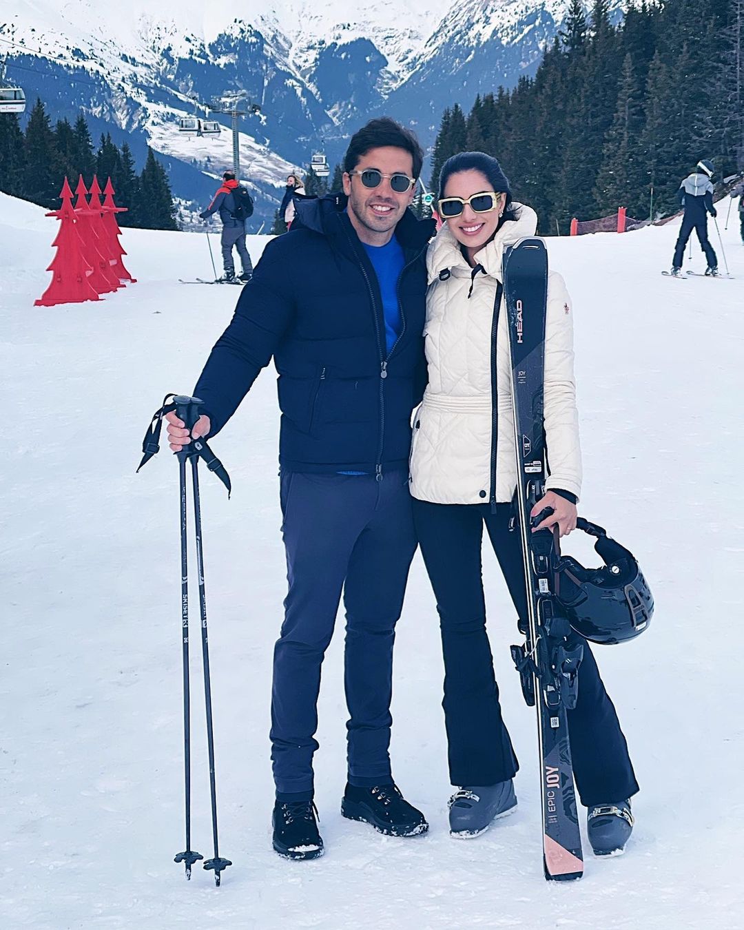 Nicole Pinheiro e Netinho Bayde curtem férias esquiando nos Alpes franceses