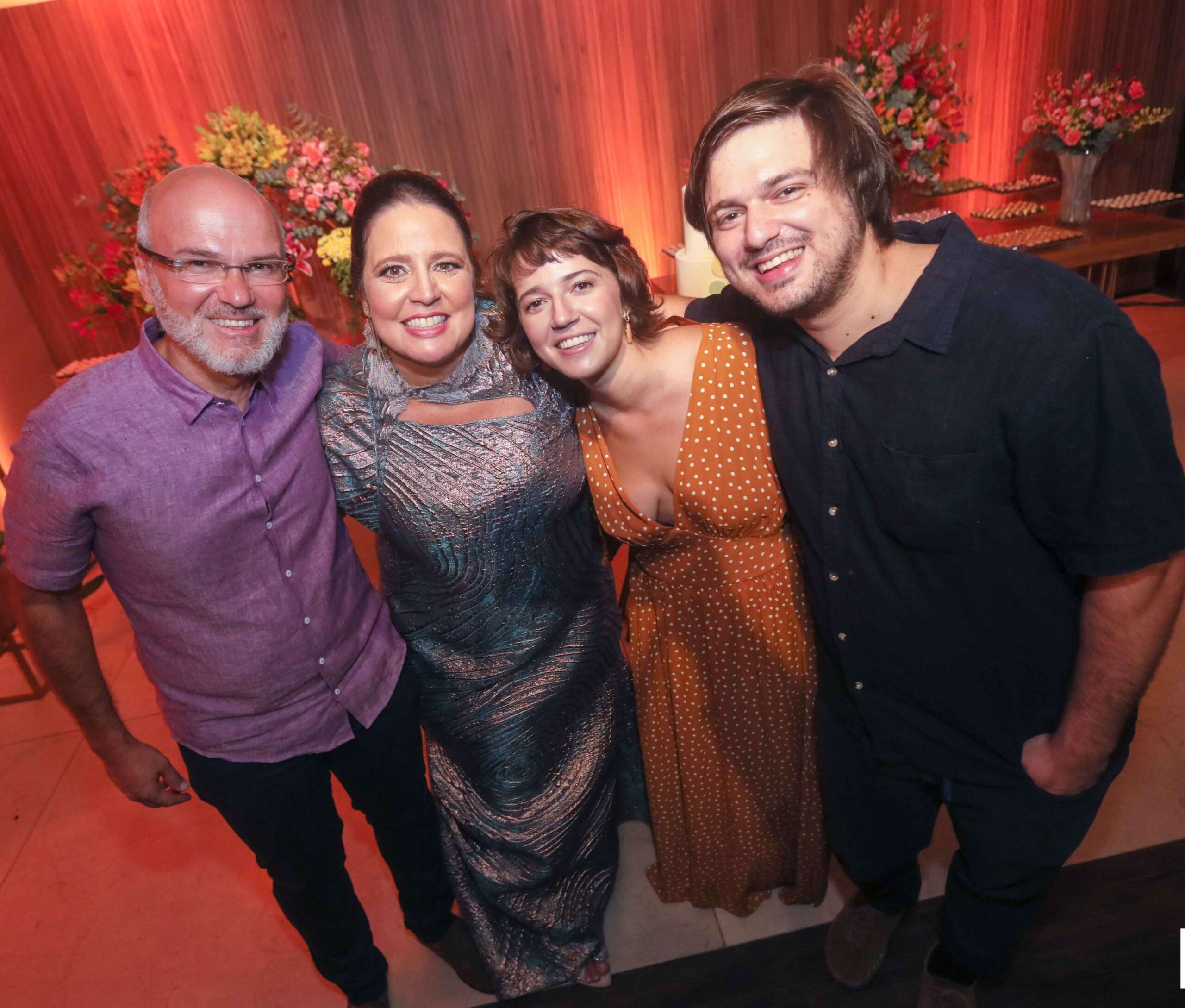 Luciana Colares celebra aniversário com festa ao som de ritmos brasileiros