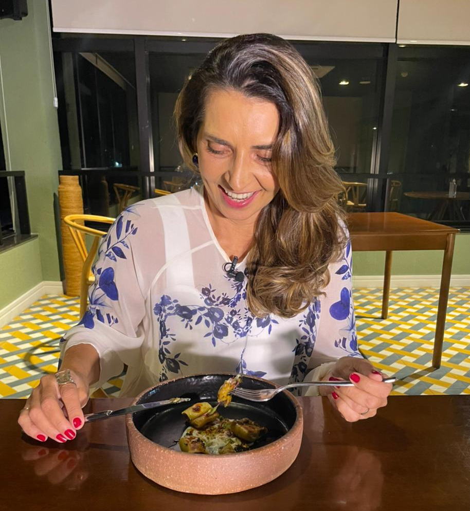 Márcia Travessoni experimenta jantar de 12 etapas no restaurante Mayú