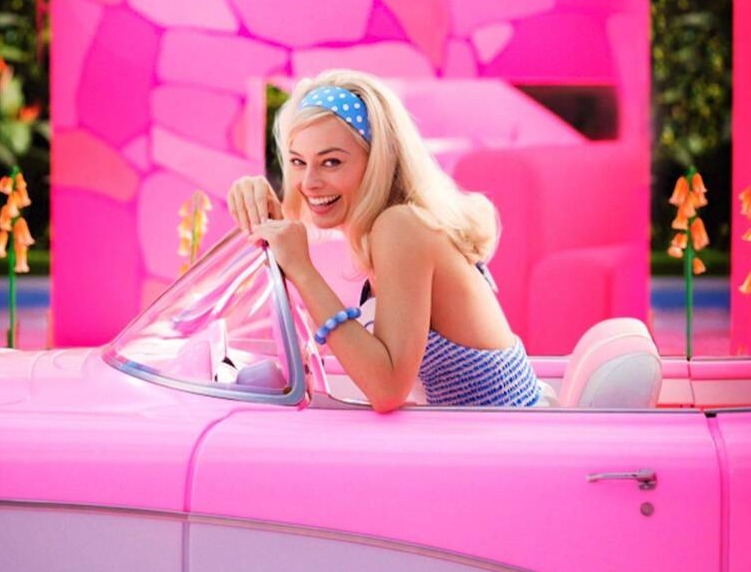 ‘Barbie’: Margot Robbie surge como a boneca na primeira imagem do live-action