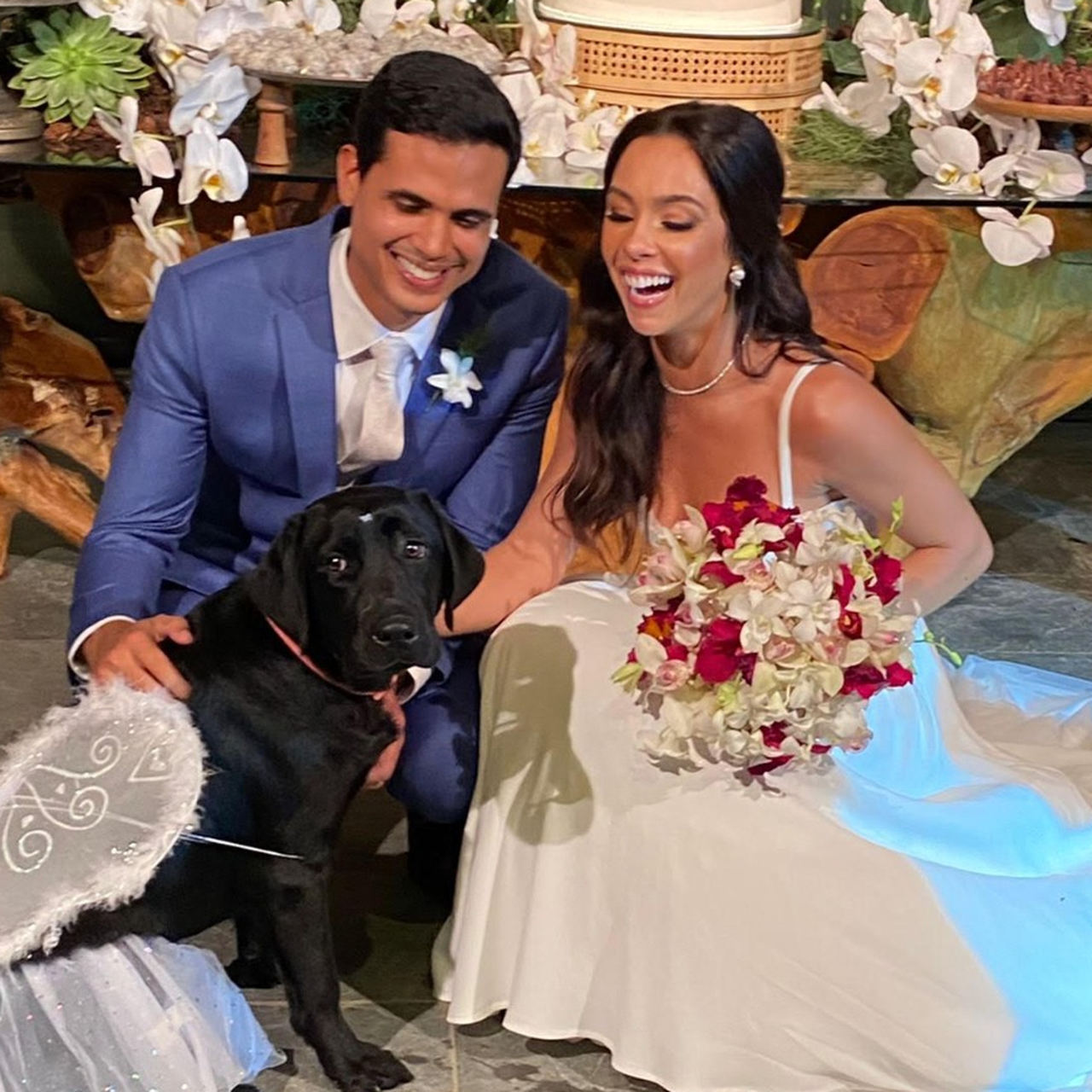 Larissa Cavalcante e Vitor Rolim homenageiam pets no dia do casamento