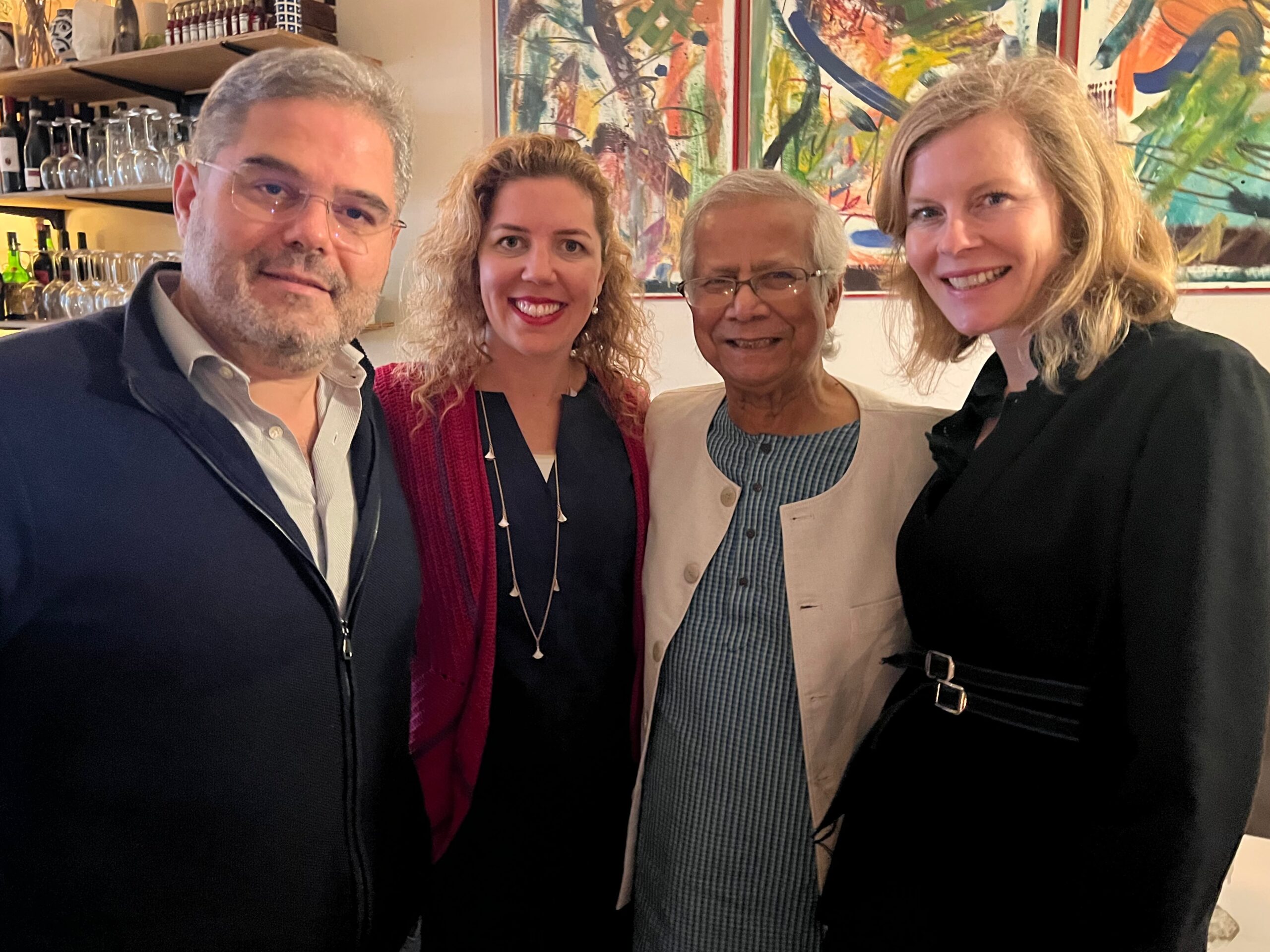 Edson Queiroz Neto e Ticiana Rolim Queiroz com Muhammad Yunus e Saskia Bruysten (Foto: Arquivo pessoal)