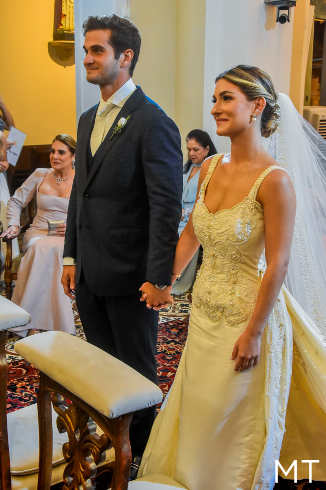 Casamento religioso de Bruna Magalhães e Ravi Macêdo emociona familiares em Fortaleza