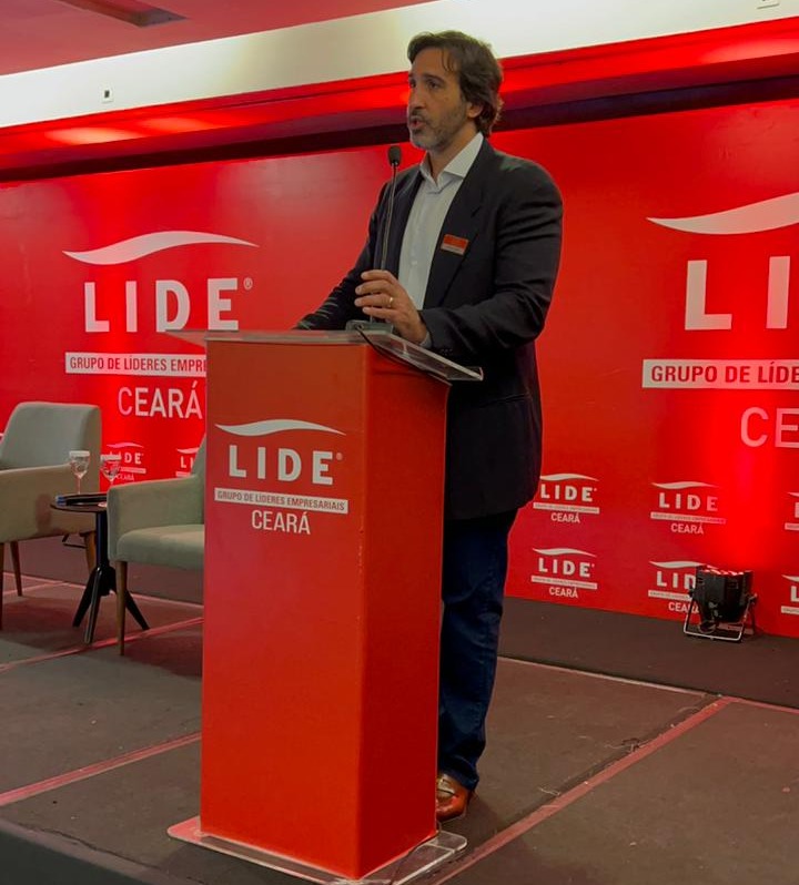 Lucas Fiuza aborda programas de apoio à exportação em palestra no Lide Ceará