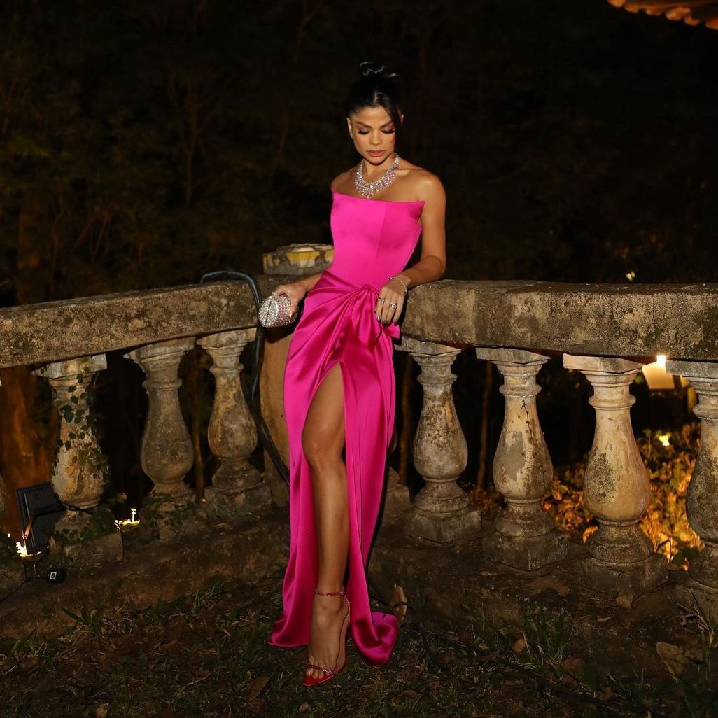 Isabele Temoteo elege vestido pink para o casamento de Bel Pimenta, em SP