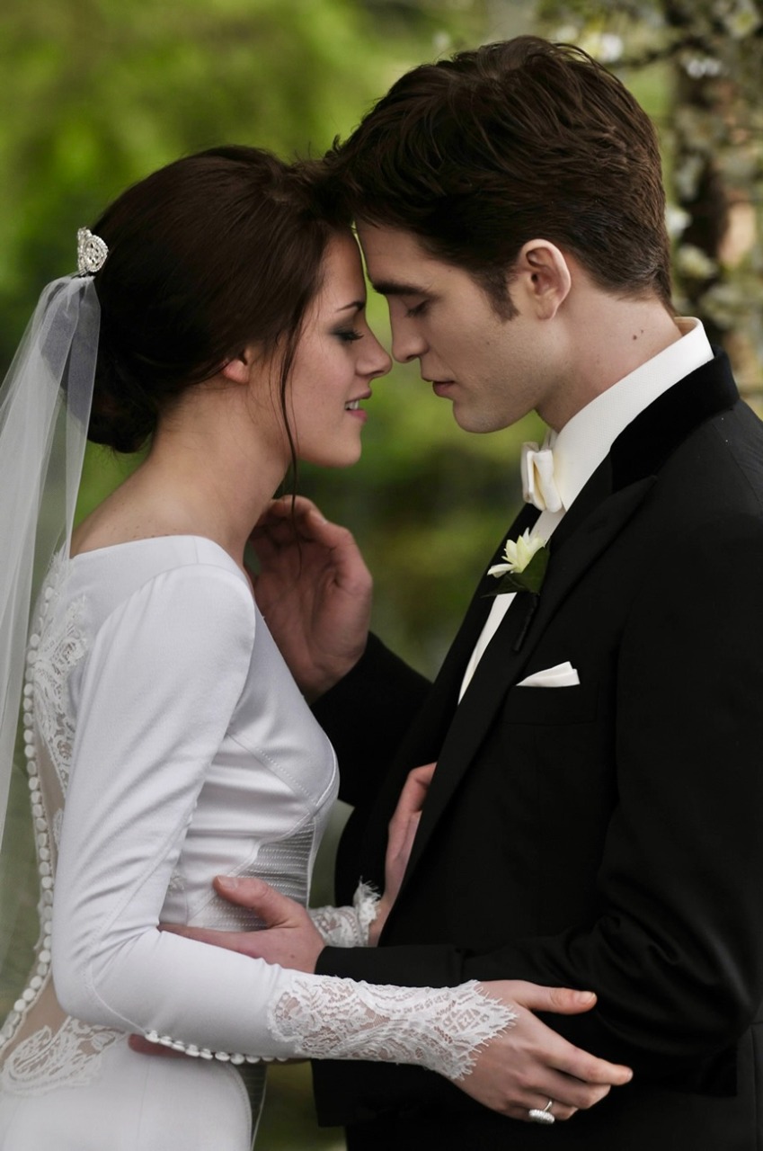 Há 16 anos Bella e Edward, de Crepúsculo, se casavam; relembre detalhes da cerimônia