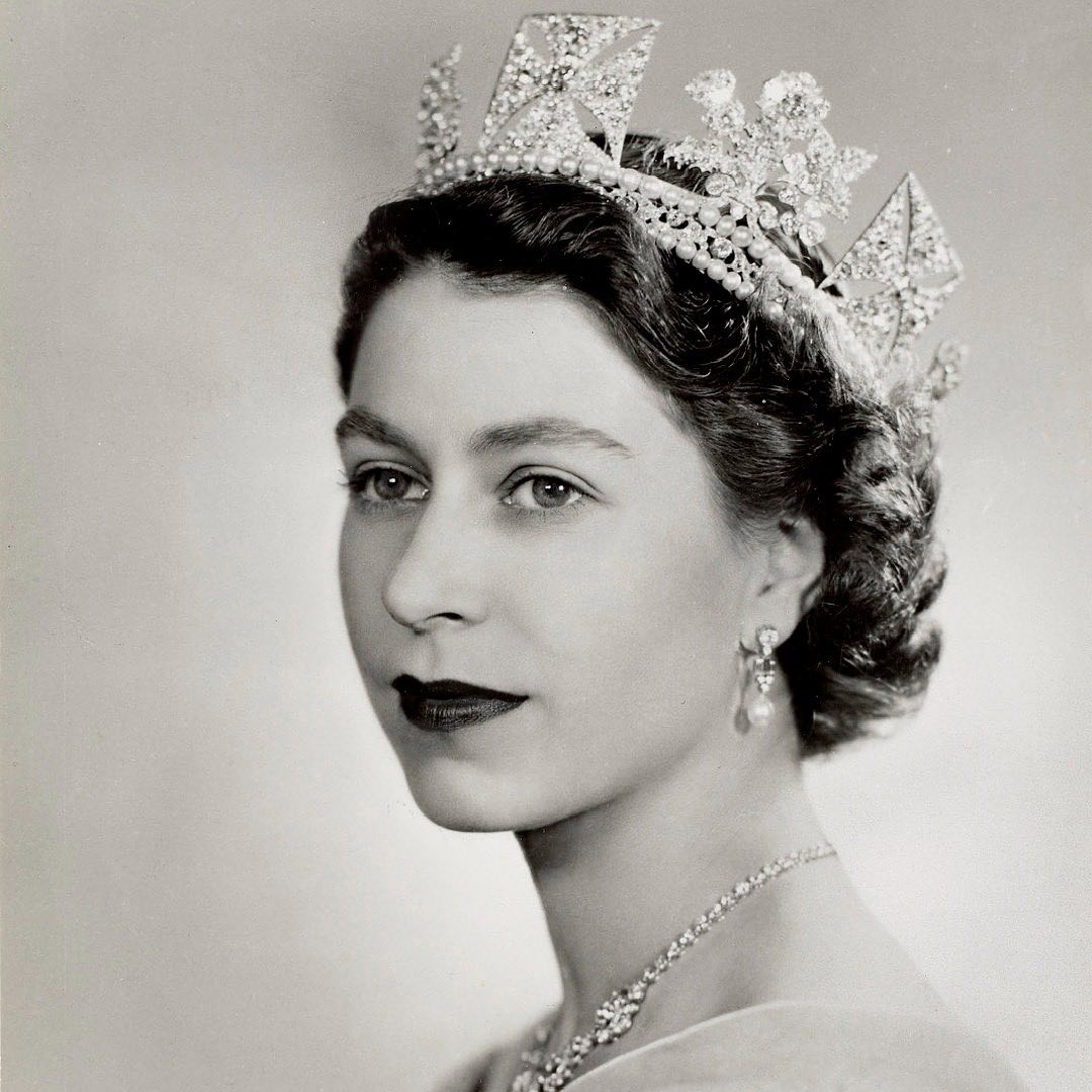 Quem herdará as joias da rainha Elizabeth II?