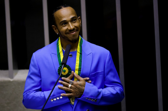 Lewis Hamilton recebe título de cidadão honorário do Brasil