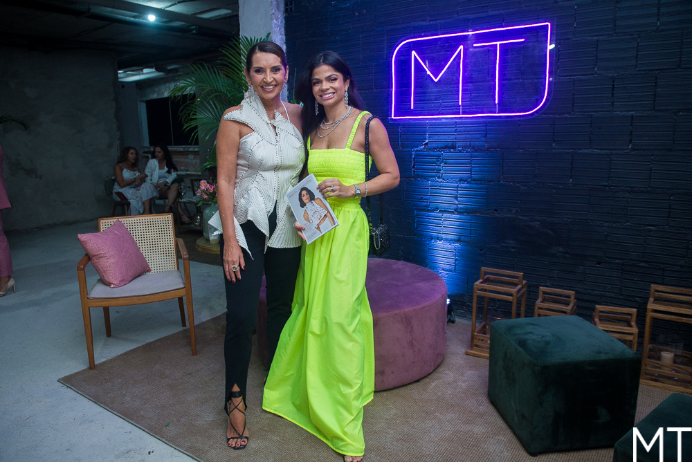 Márcia Travessoni recebe convidados no lançamento da 21ª edição da Revista MT