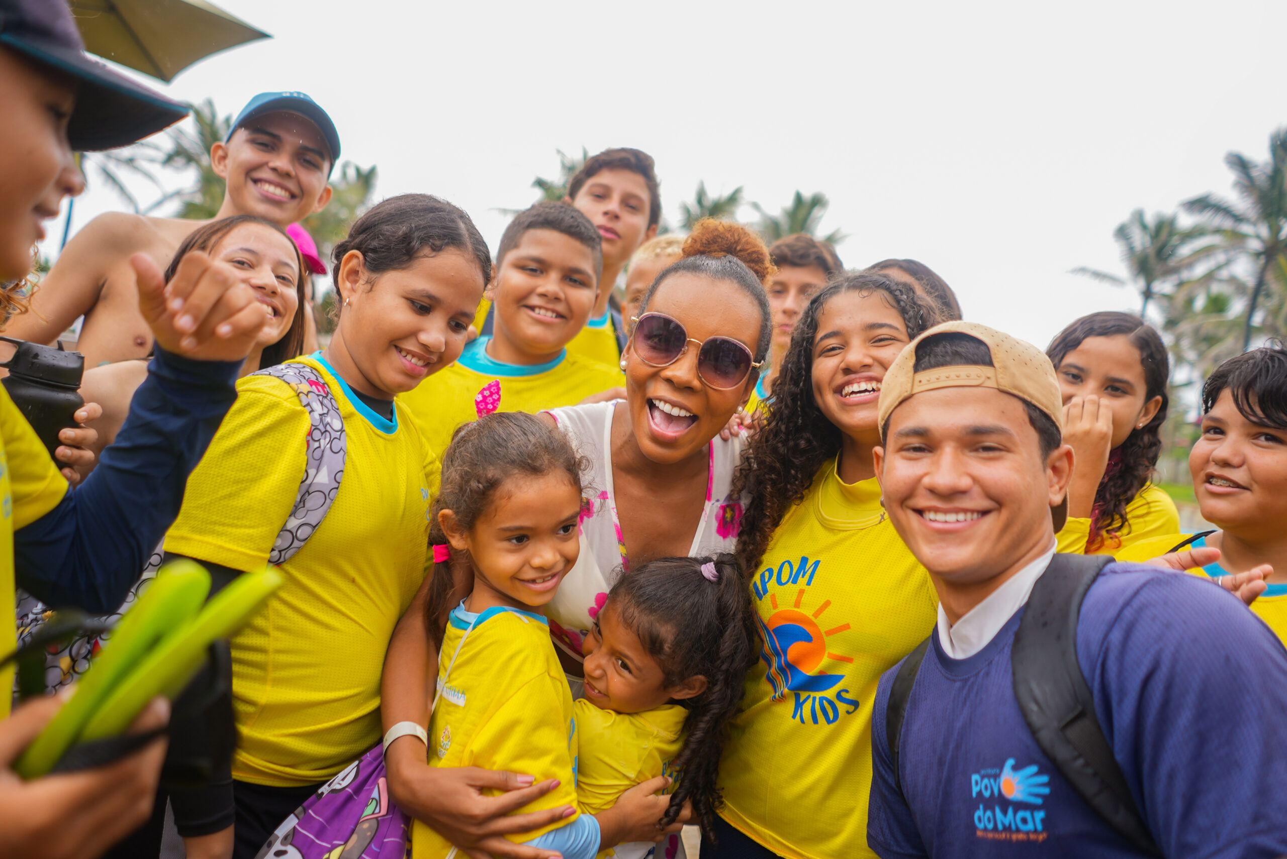 Beach Park promove dia nacional da alegria com participação de 950 crianças