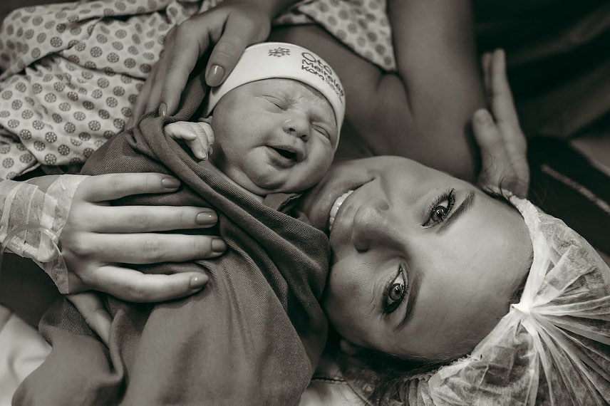 Mãe de primeira viagem: Fernanda Levy fala sobre prazeres e desafios da maternidade