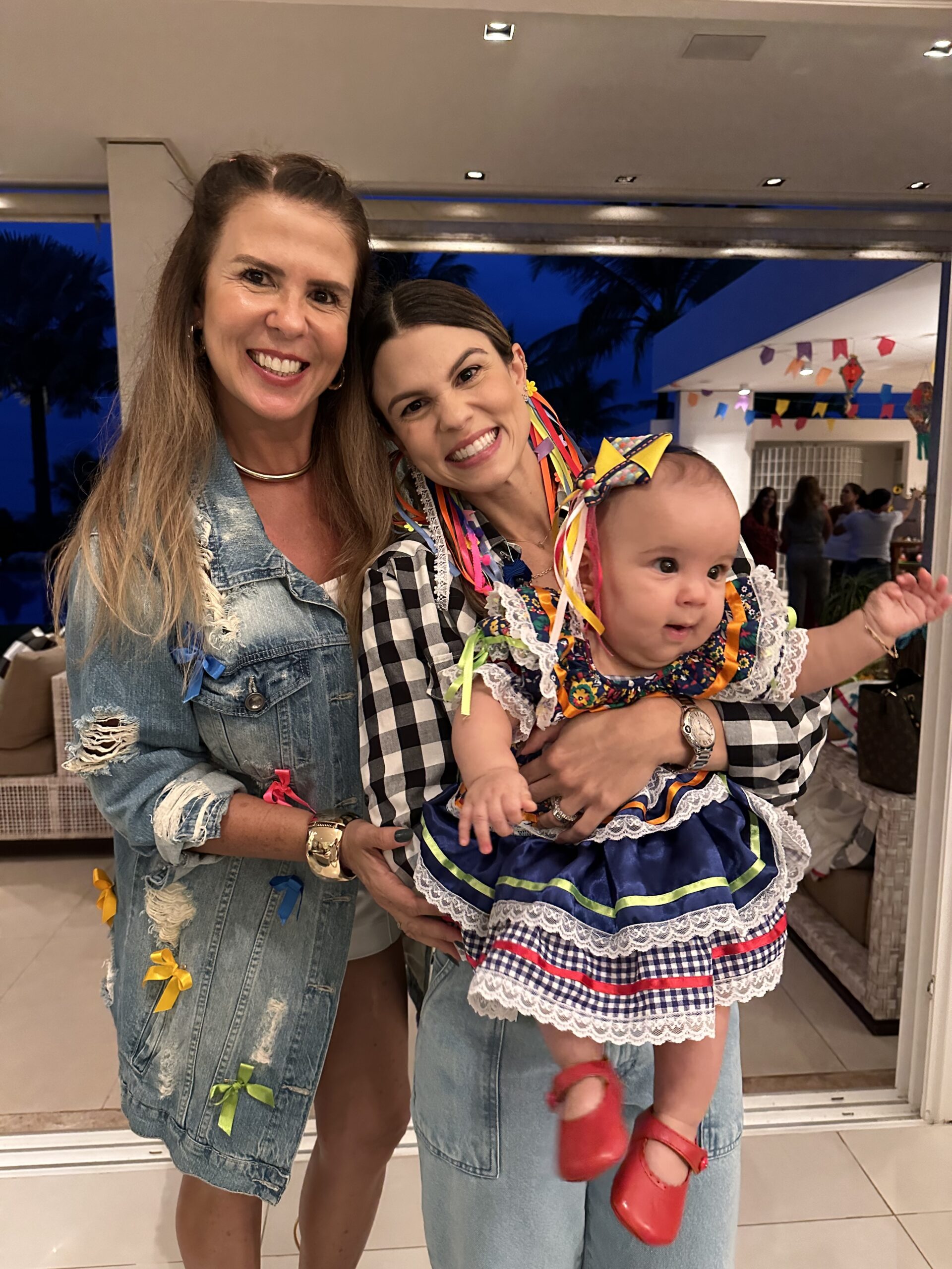 ‘Arraiá da Eloá’: filha de Mari Pinto e Lucas Ximenes ganha mêsversário com temática junina