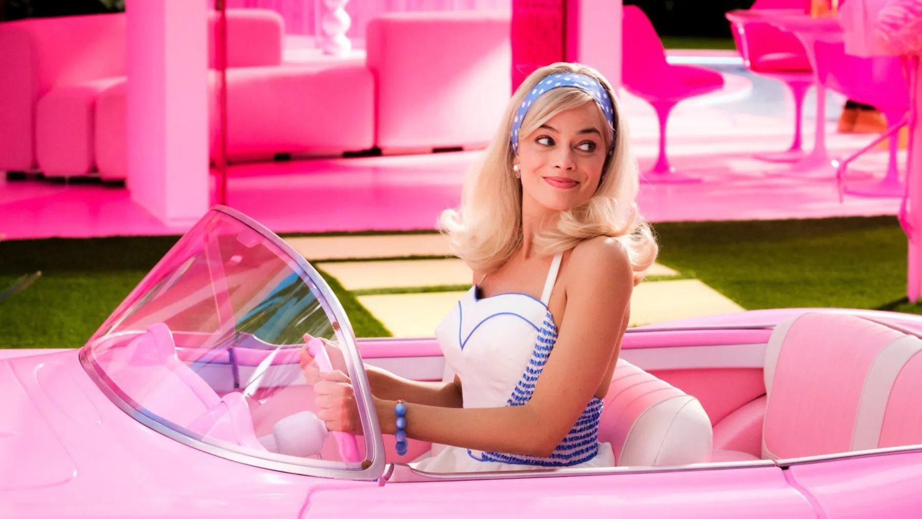 MaxiModa e RioMar Fortaleza lançam sorteio para sessão especial do filme da Barbie