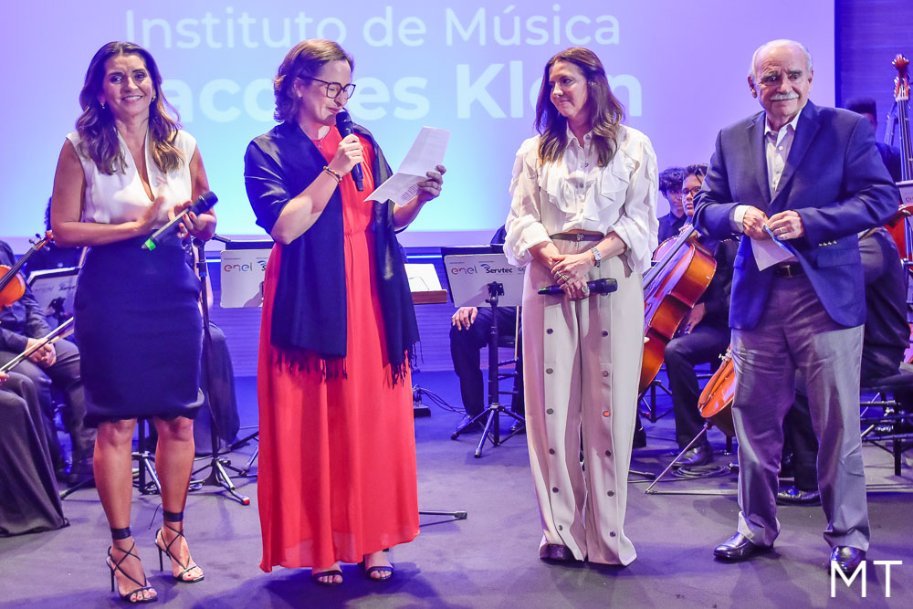 Márcia Travessoni, Bia Fiuza, Emília Buarque e Ednilton Soarez