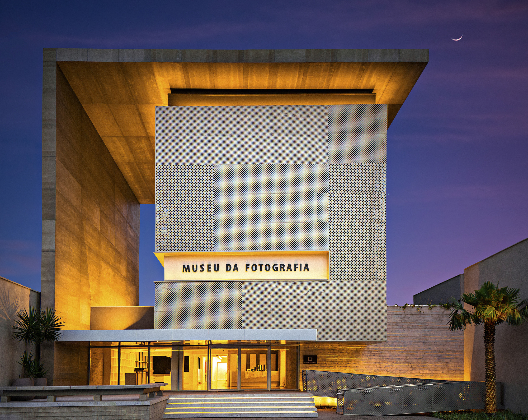 Museu da Fotografia inaugura exposição com registros históricos da cidade