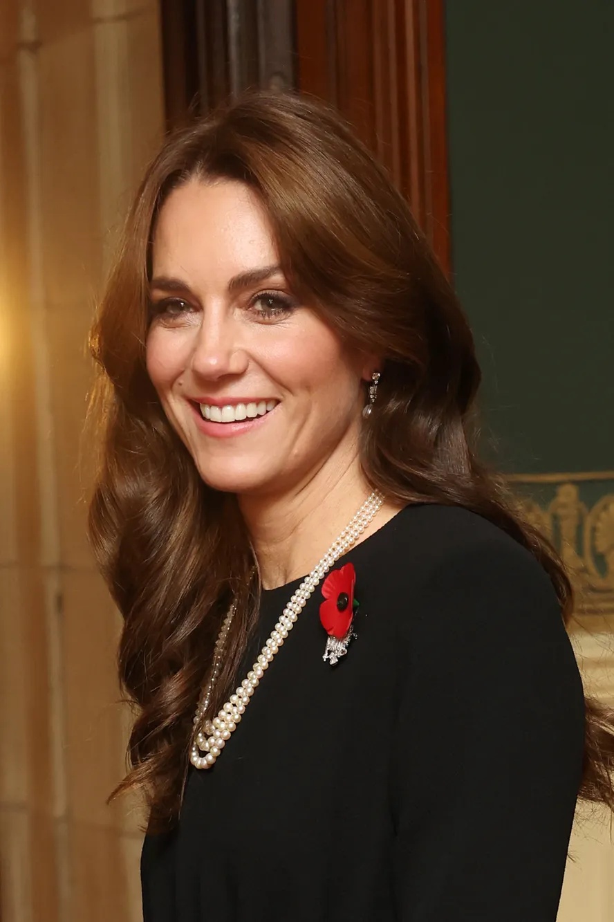 Kate Middleton homenageia Rainha Elizabeth ao usar suas joias em festival