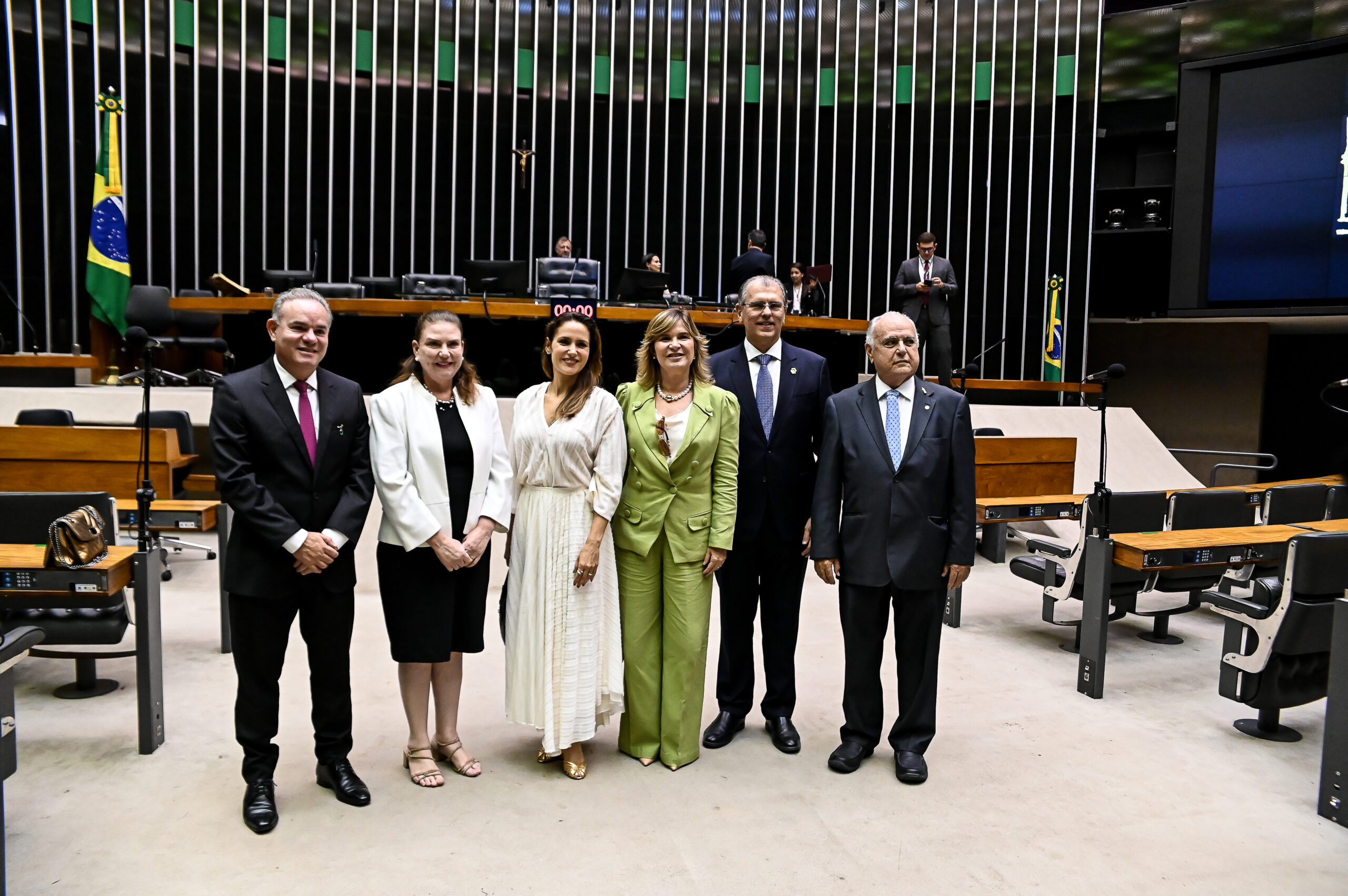 Unifor recebe homenagem pelos 50 anos na Câmara Federal em Brasília