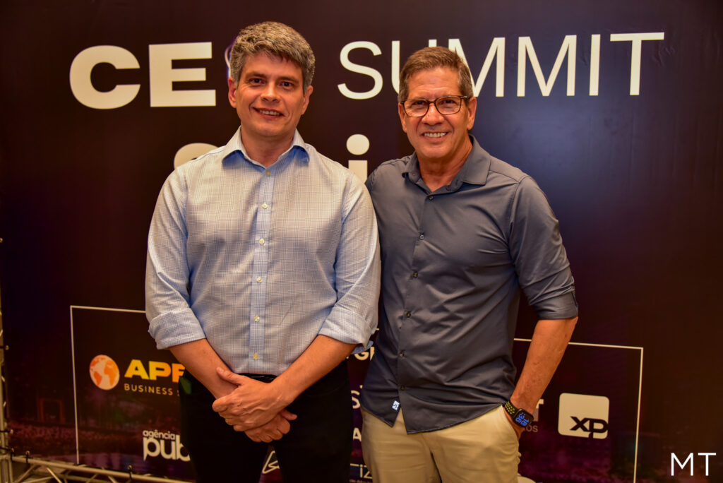 Fabrício Cavalcante, CEO da Água de Coco, e Severino Ramalho Neto, presidente dos Mercadinhos São Luiz, participaram do CEO Summit. 