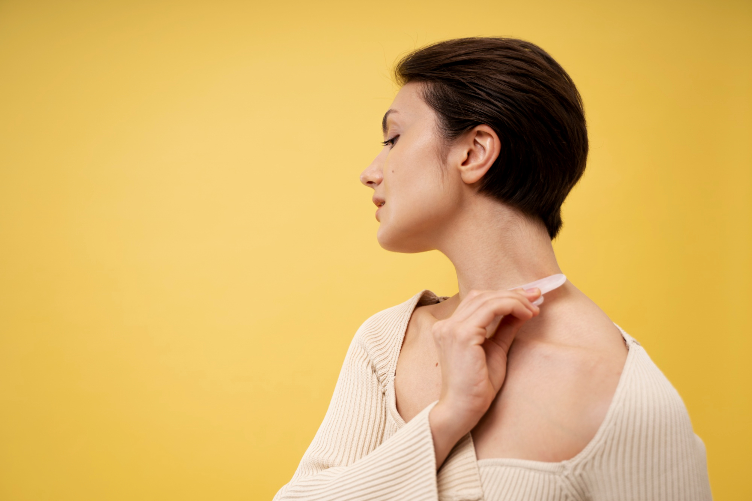 Por que devemos cuidar do pescoço? Veja dicas de dermatologista
