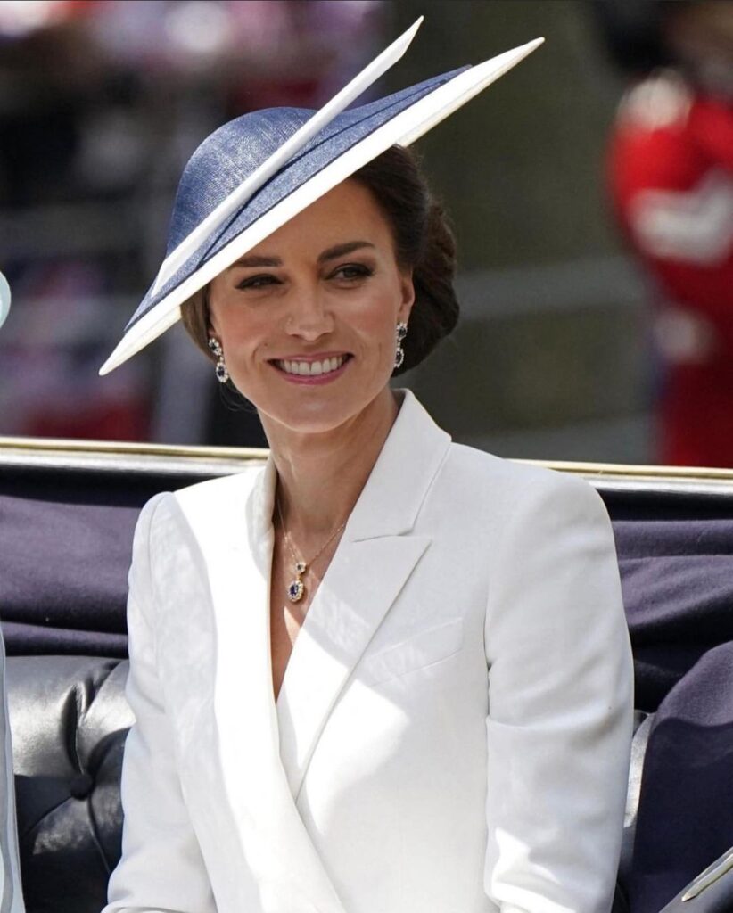 Kate Middleton ganha novo título e Rei Charles III tem piora no quadro de saúde