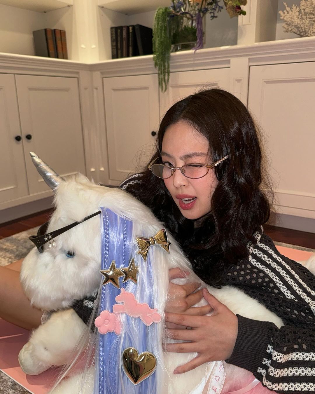 Jennie e Gentle Monster: k-pop idol e marca de óculos anunciam nova colaboração