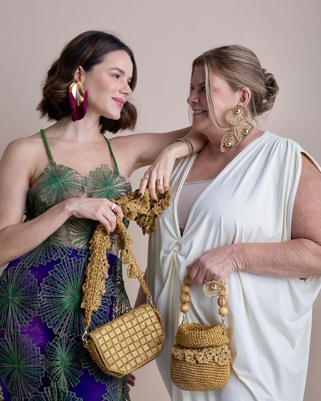 Catarina Mina lança coleção de Dia das Mães com bolsas criadas por mãe de Paulinha Sampaio