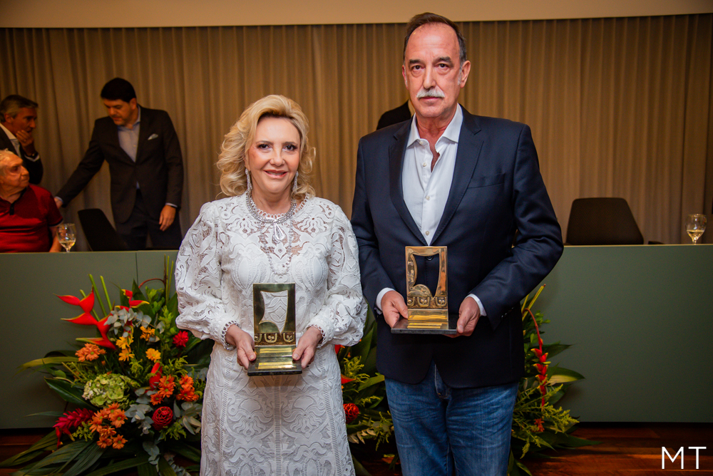 Graça Dias Branco é homenageada com Troféu Martim Soares Moreno