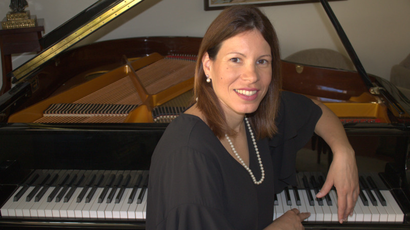 Pianista Ilka Araújo une recital e palestra no Teatro Celina Queiroz