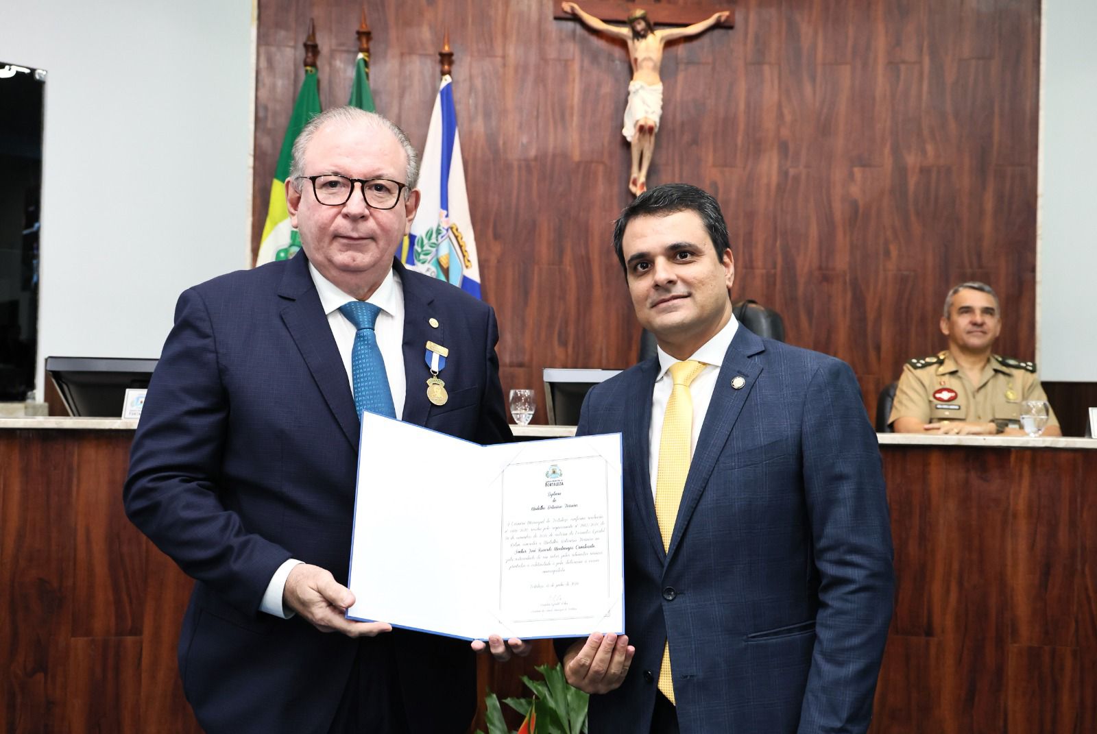Ricardo Cavalcante recebe Medalha Boticário Ferreira na Câmara Municipal de Fortaleza