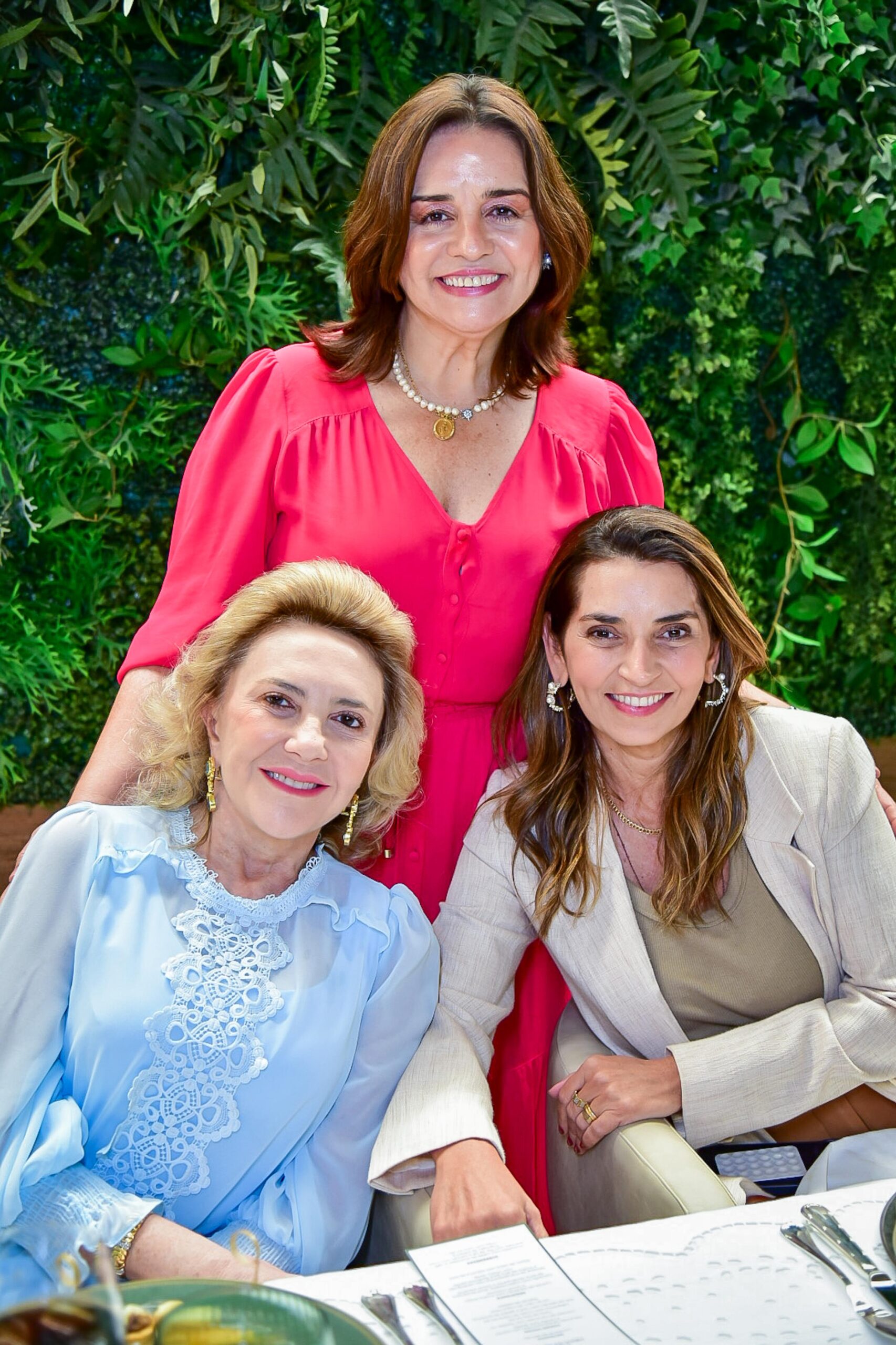 Lia Freire inaugura novo escritório do Barbra’s em evento intimista