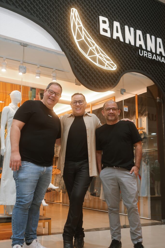 Banana Urbana: marca tropical de jeanswear inaugura loja física no Maraponga Mart Moda