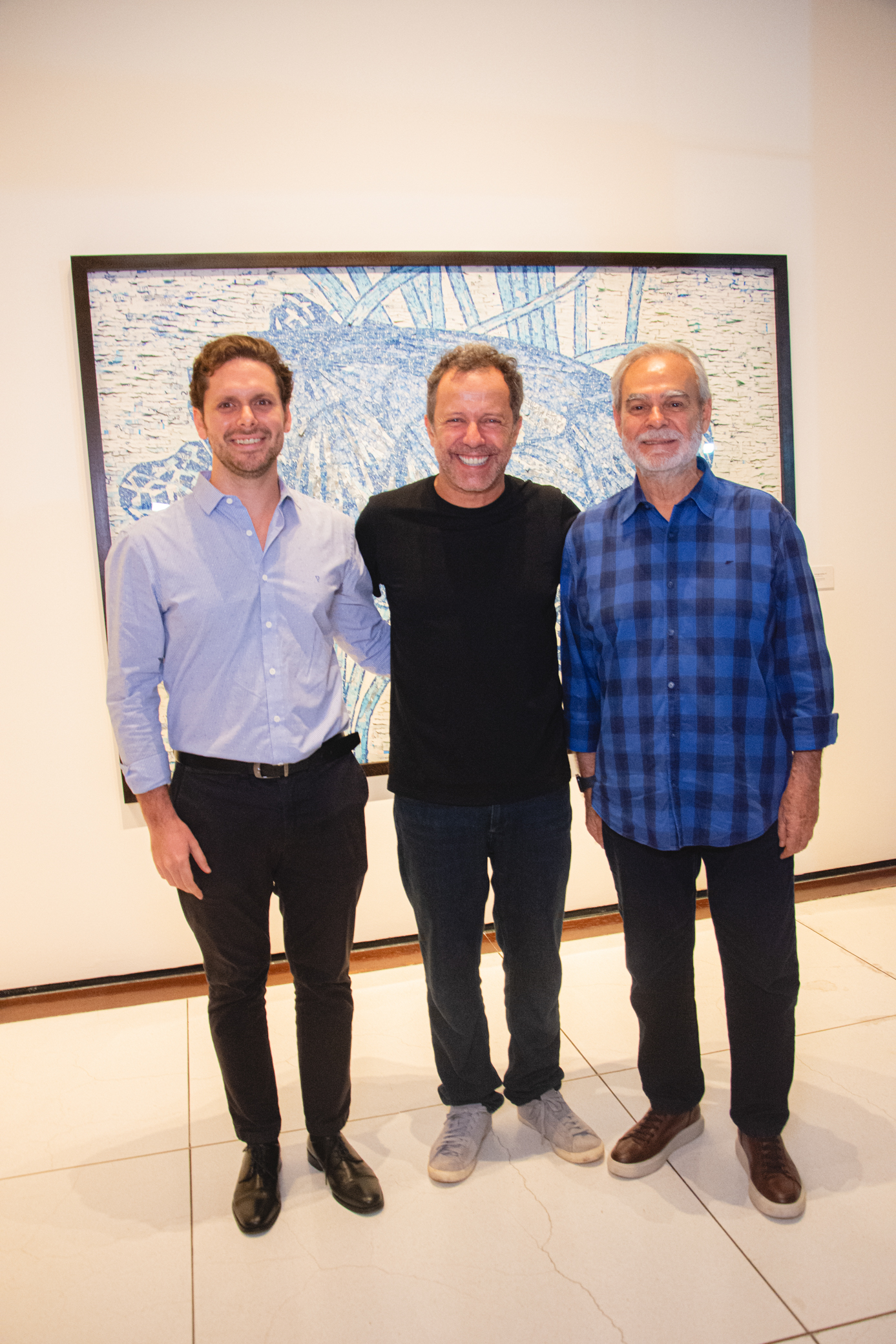 ‘Dinheiro Vivo’: Vik Muniz abre exposição na galeria Multiarte