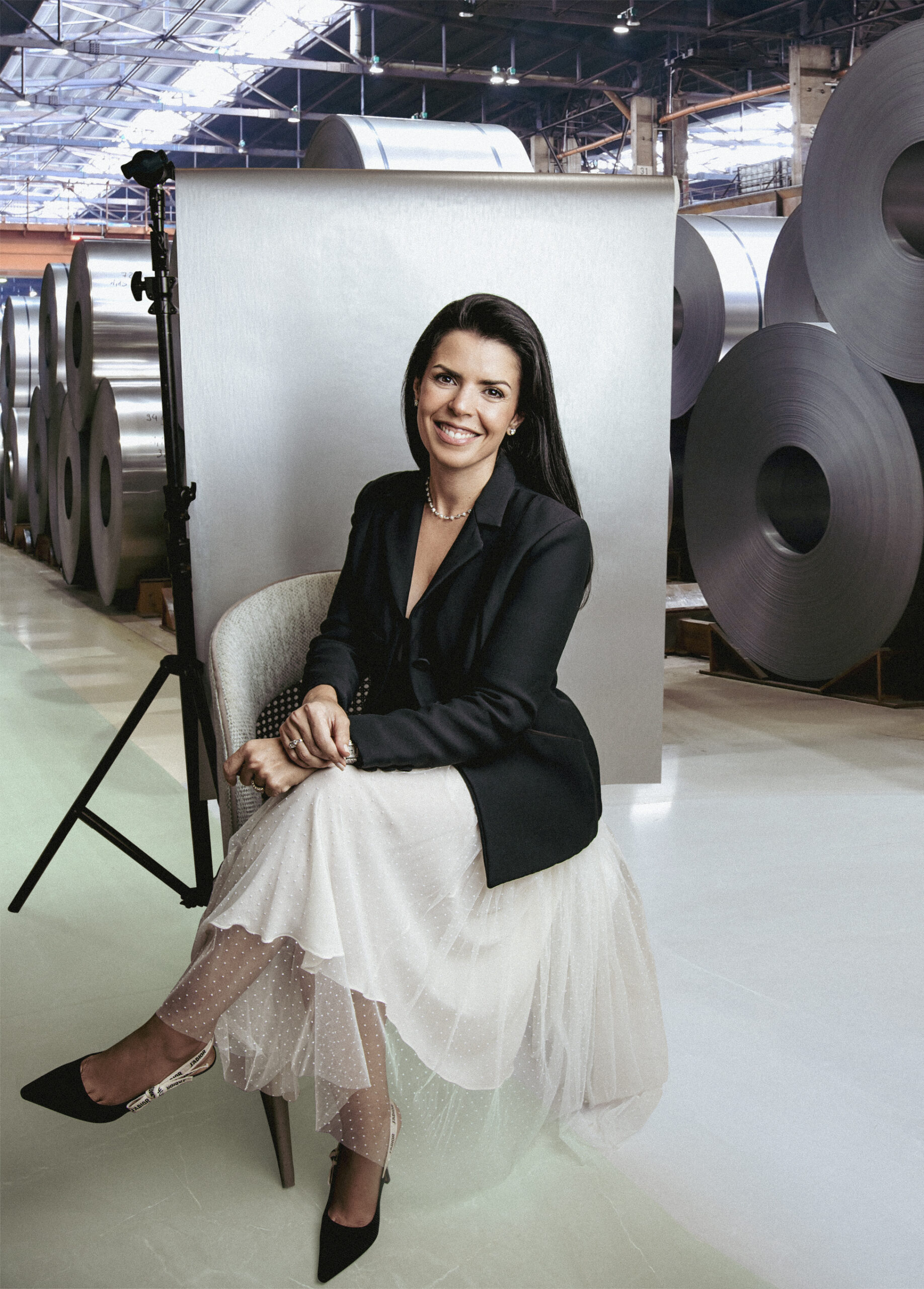 Aline Ferreira, do Grupo Aço Cearense, protagoniza nova edição da Revista MT