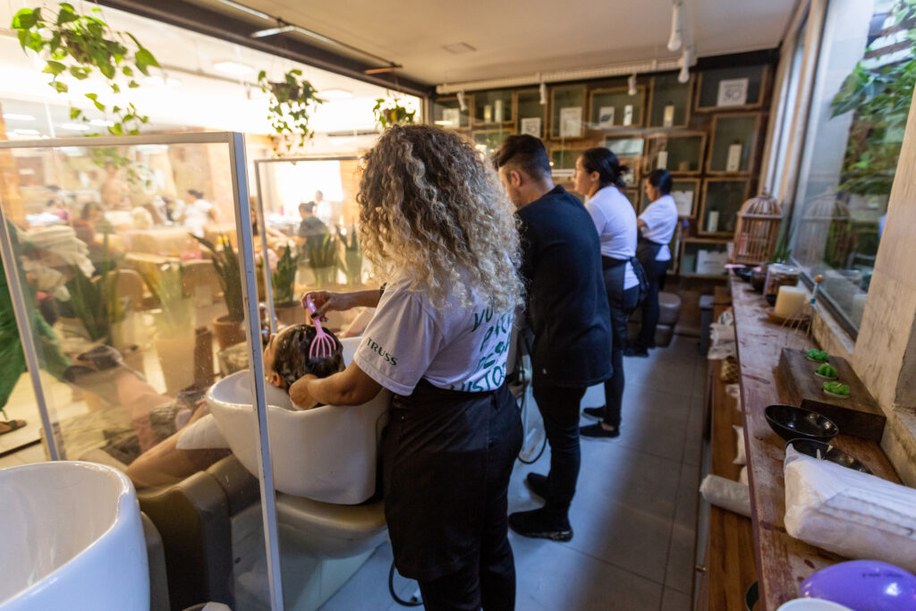 Cuidado interior: Casa Linda Flor promove momento de saúde emocional com colaboradores