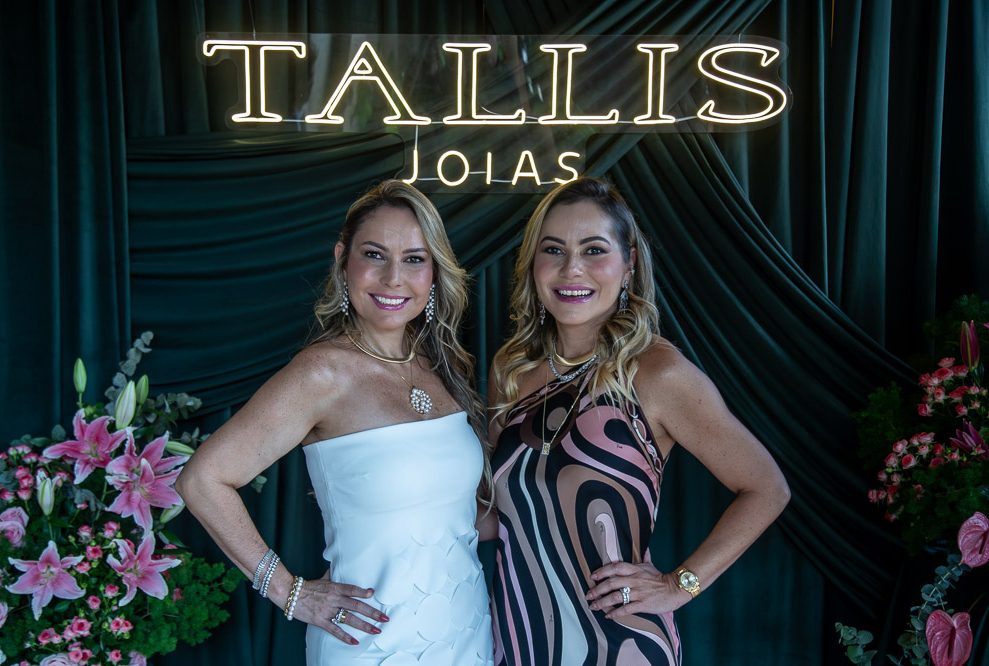 Tallis Joias recebe convidadas para almoço de Dia das Mães