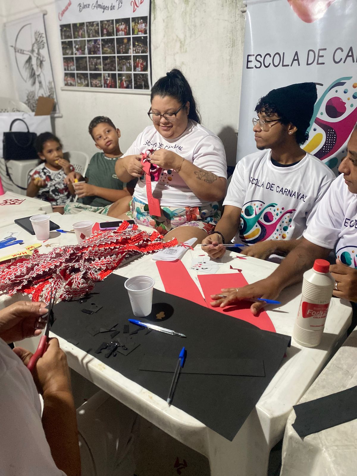 Escola de Carnaval do Ceará está com inscrições abertas para curso de costura nas comunidades
