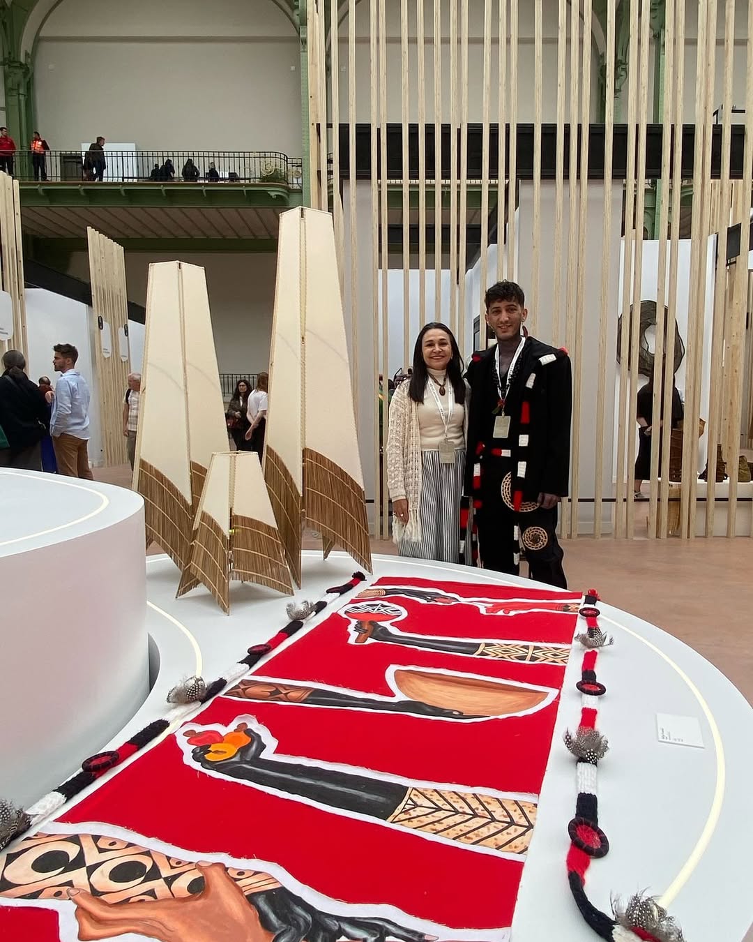 Rodrigo Tremembé e Armênia Rocha levam arte indígena e artesanato cearense à França