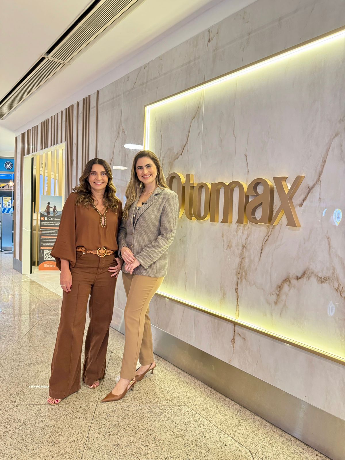 Márcia Travessoni conhece Otomax, clínica de saúde no RioMar Fortaleza