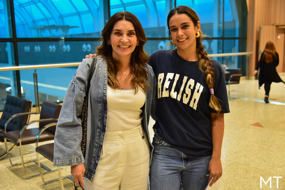 MaxiModa 2025: Márcia Travessoni realiza visita técnica ao Teatro RioMar Fortaleza