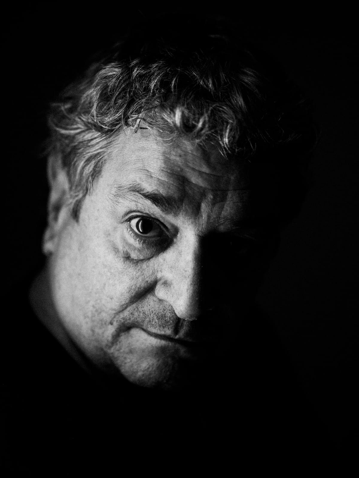 BECE recebe lançamento de livro de Celso Oliveira