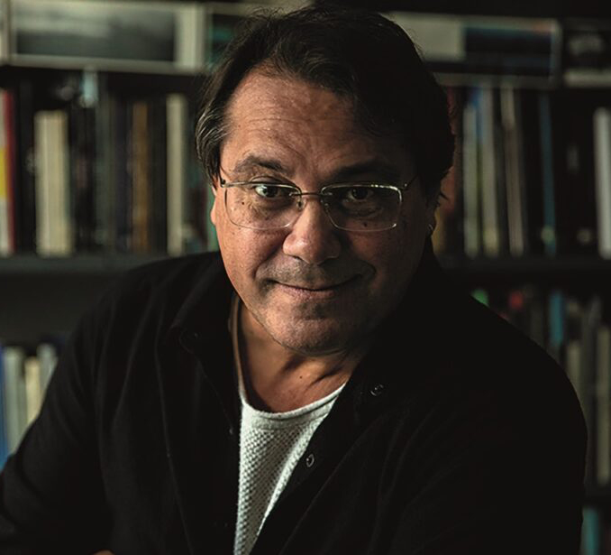 Paulo Fraga-Queiroz lança livro de poesias no MIS