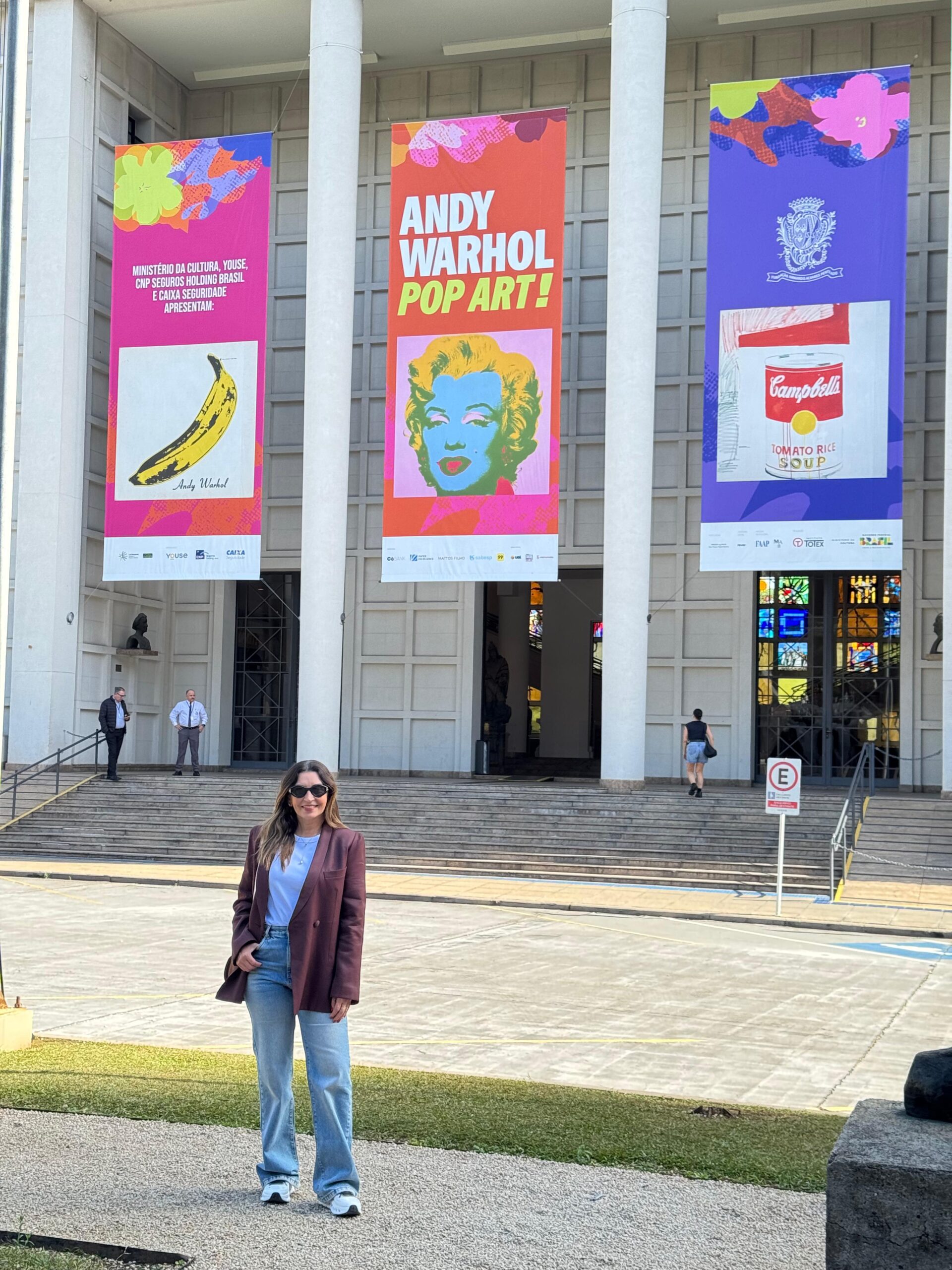 Vivências MT: Márcia Travessoni visita exposição ‘Andy Warhol: Pop Art!’ 