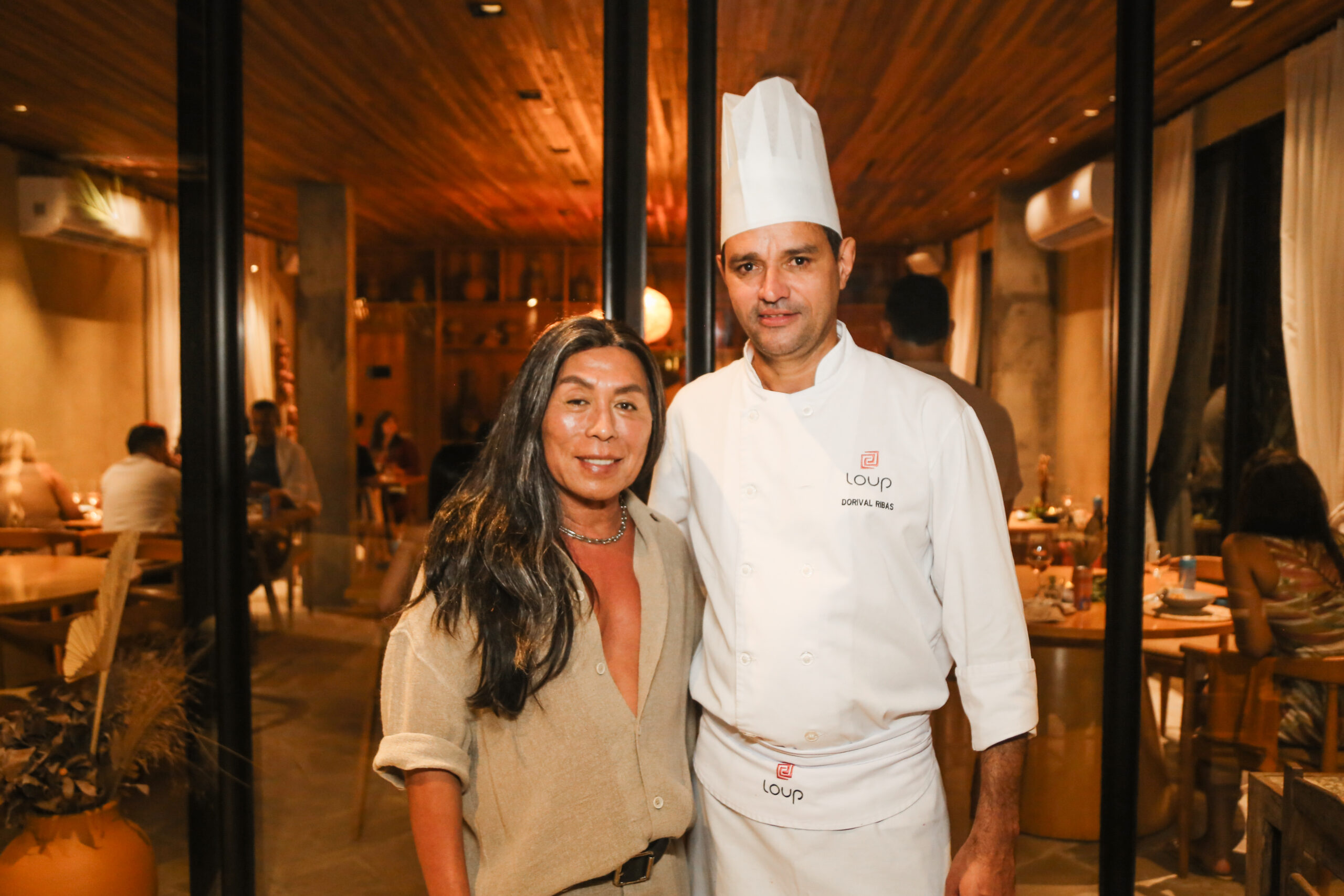 Celso Kamura participa de jantar especial no Makena Hotel