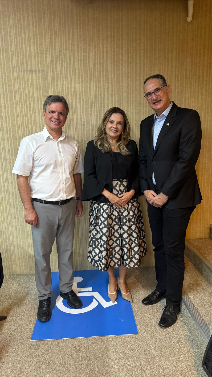 Grupo CLDO/CCO recebe Dr. Juscelino Kubitschek em palestra iStent
