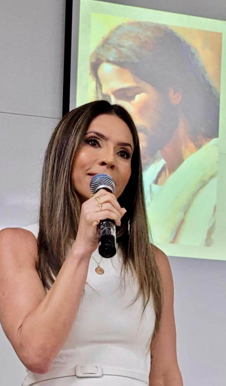 ‘Entre Tempos’: cearense lança livro sobre Maria Madalena