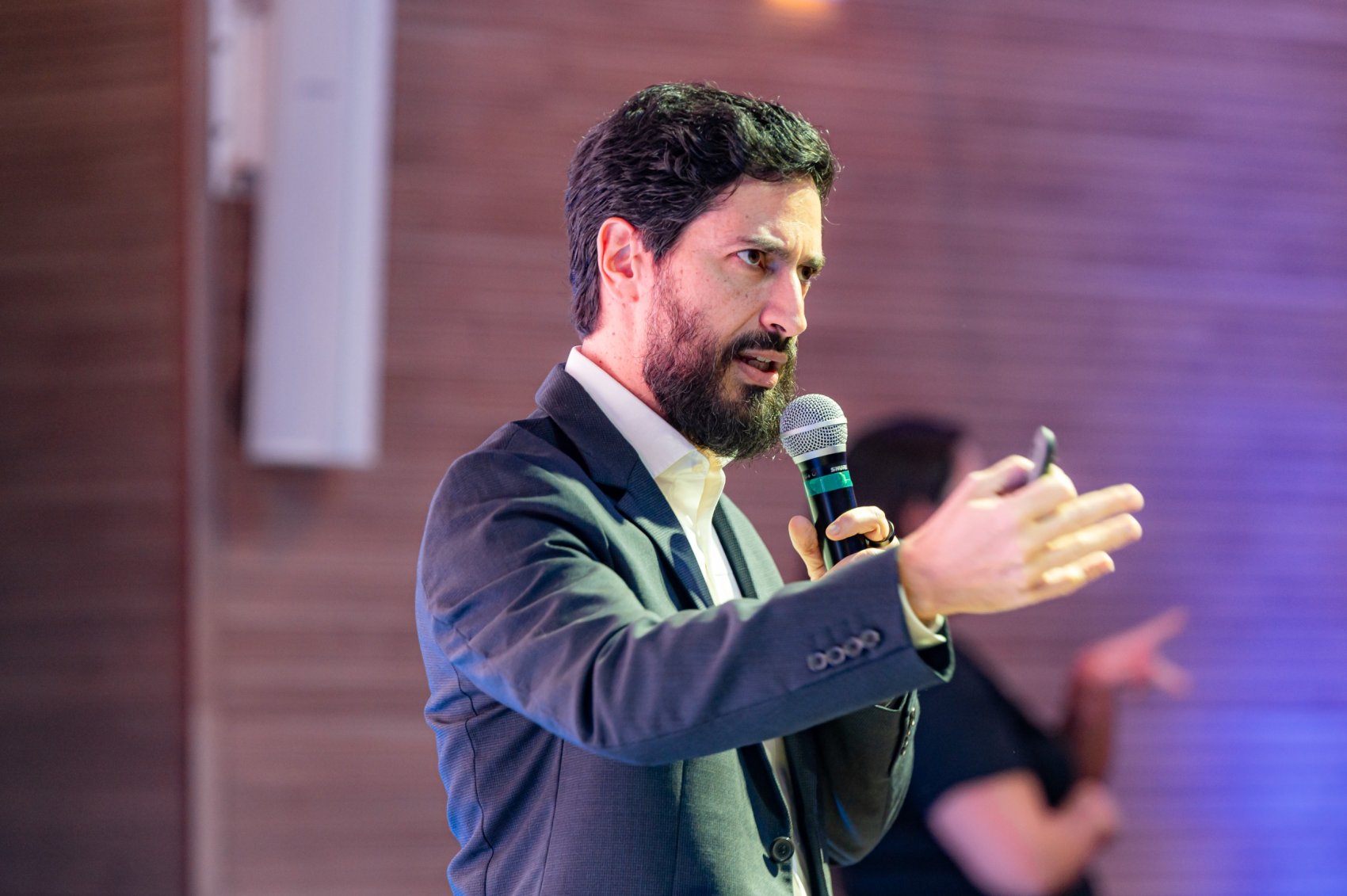 FIEC avança na cultura de IA e recebe Ronaldo Lemos para debate sobre inovação e o futuro da indústria