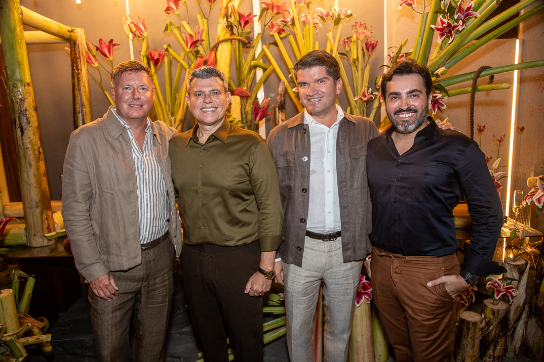 Abelardo e Fernando Targino realizam welcome party para receber amigos
