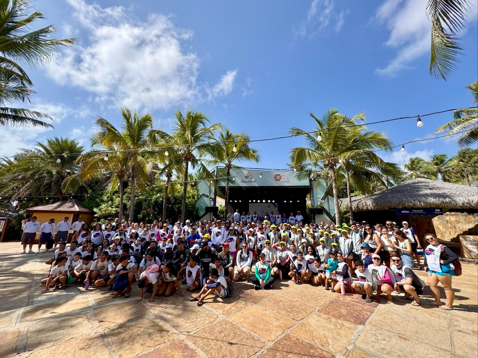 Voluntários recolhem 819,500 kg de resíduos no litoral de Aquiraz